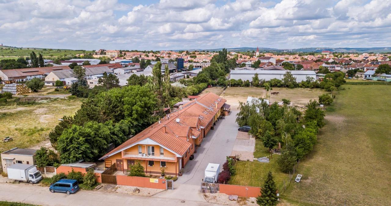 Penzion U Dablova Kopyta Rakvice Zewnętrze zdjęcie