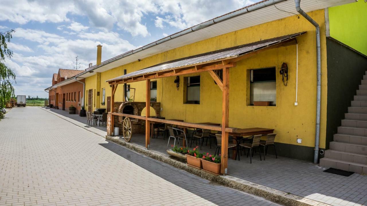 Penzion U Dablova Kopyta Rakvice Zewnętrze zdjęcie